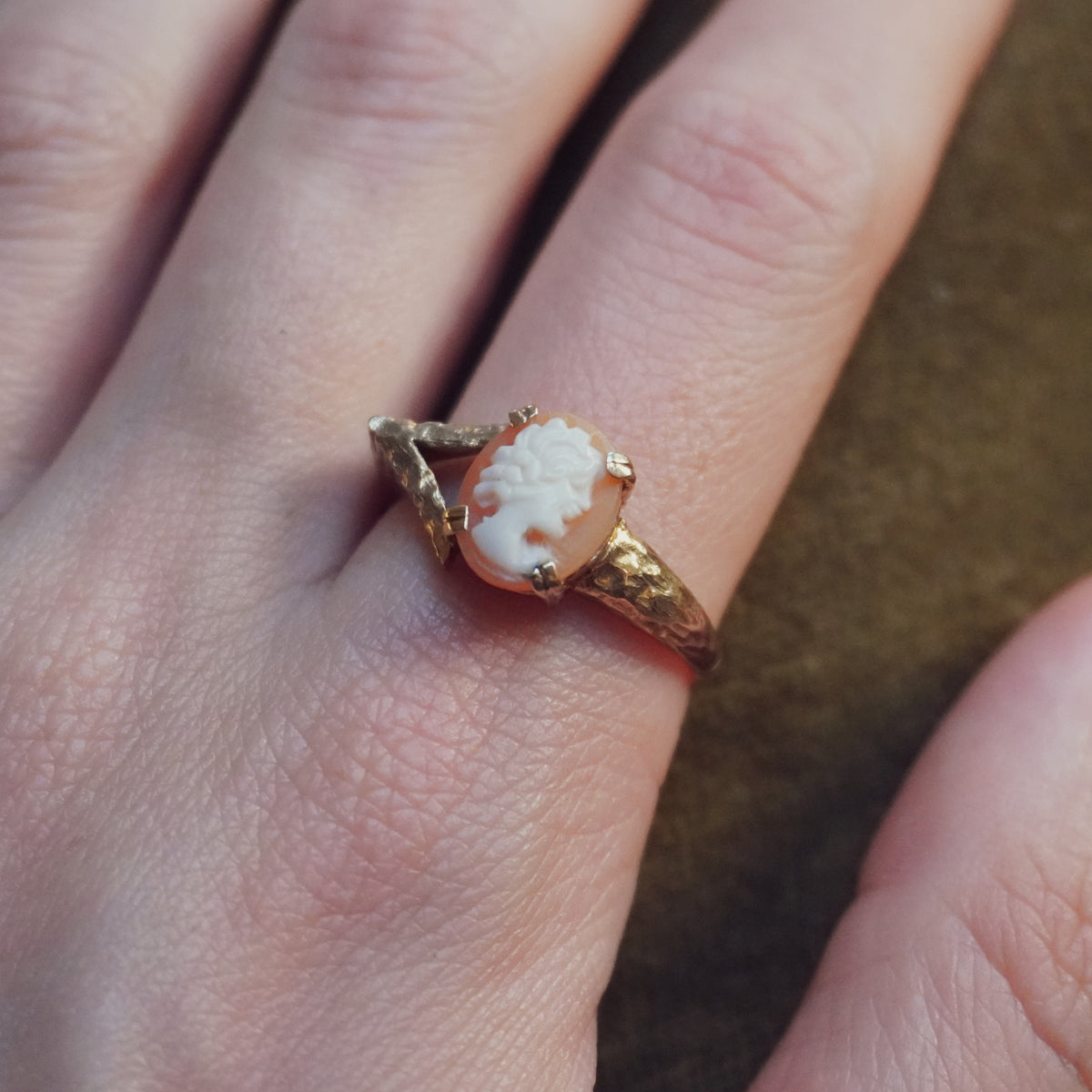 Shell Cameo Ring