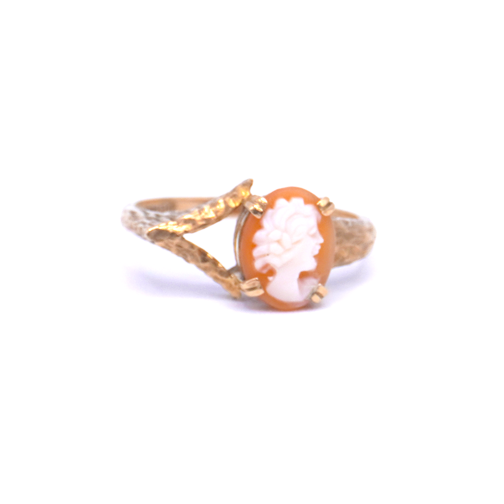 Shell Cameo Ring